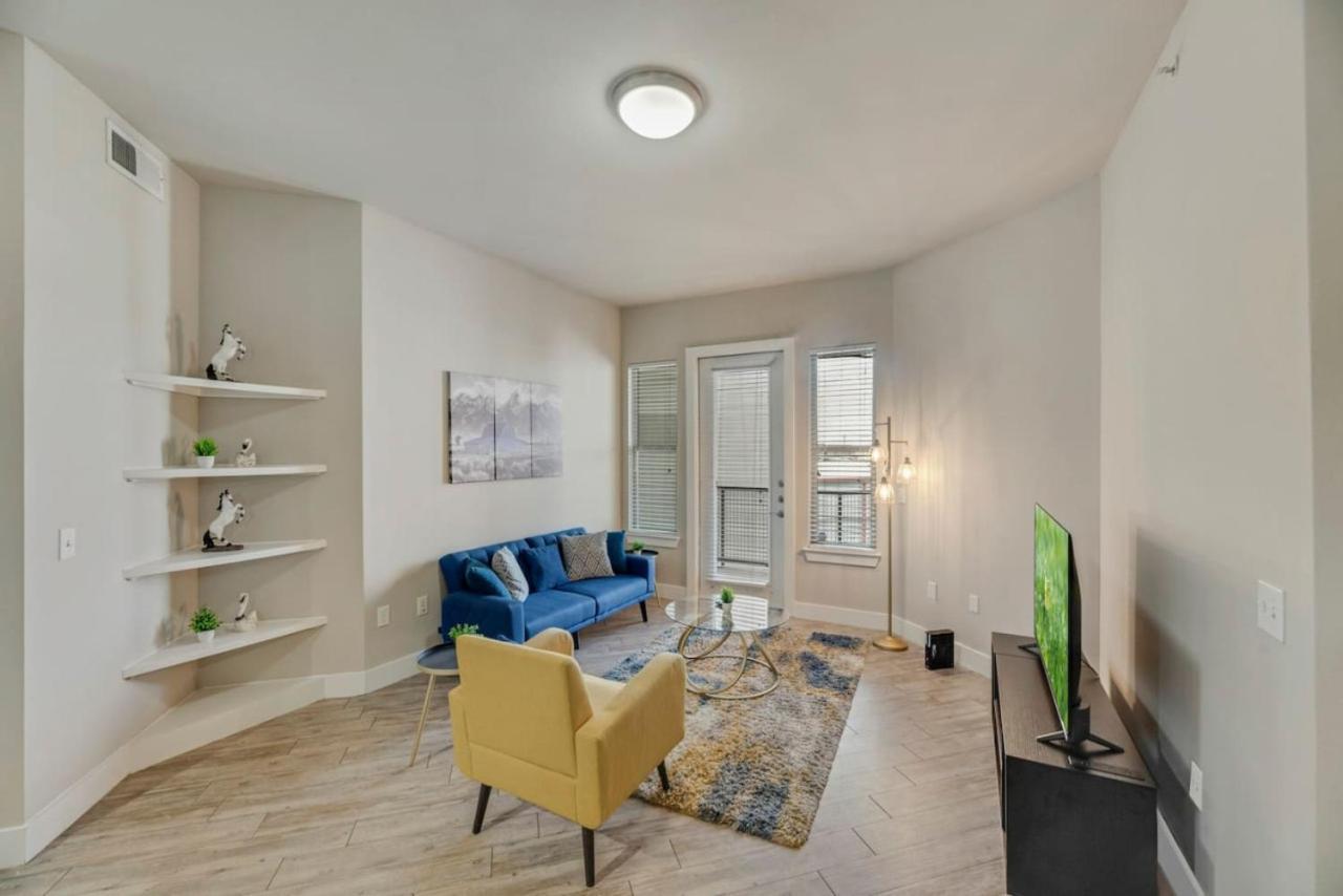 Apartment 2br I Pool I Gym I Free Parking I Workspace Dallas