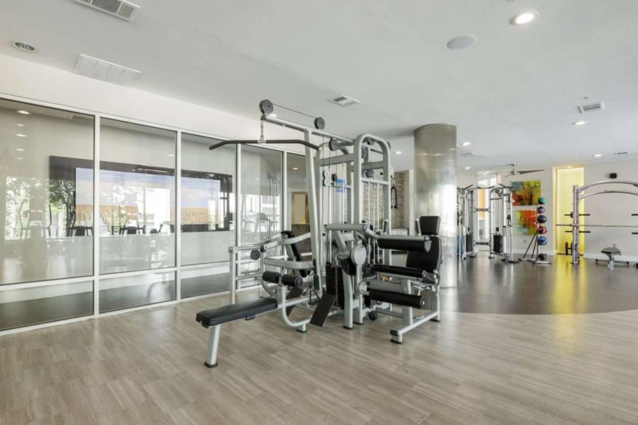 Apartment 2br I Pool I Gym I Free Parking I Workspace *