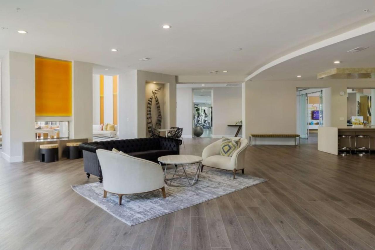 2br I Pool I Gym I Free Parking I Workspace Apartment Dallas