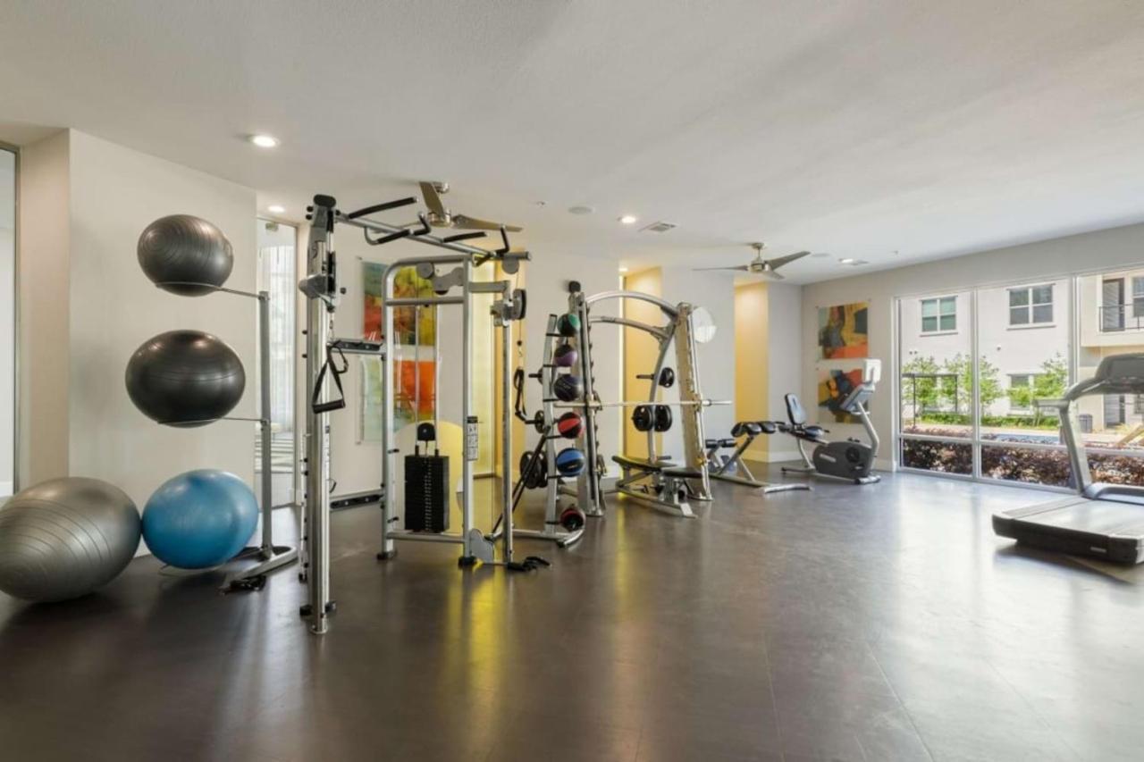 2br I Pool I Gym I Free Parking I Workspace