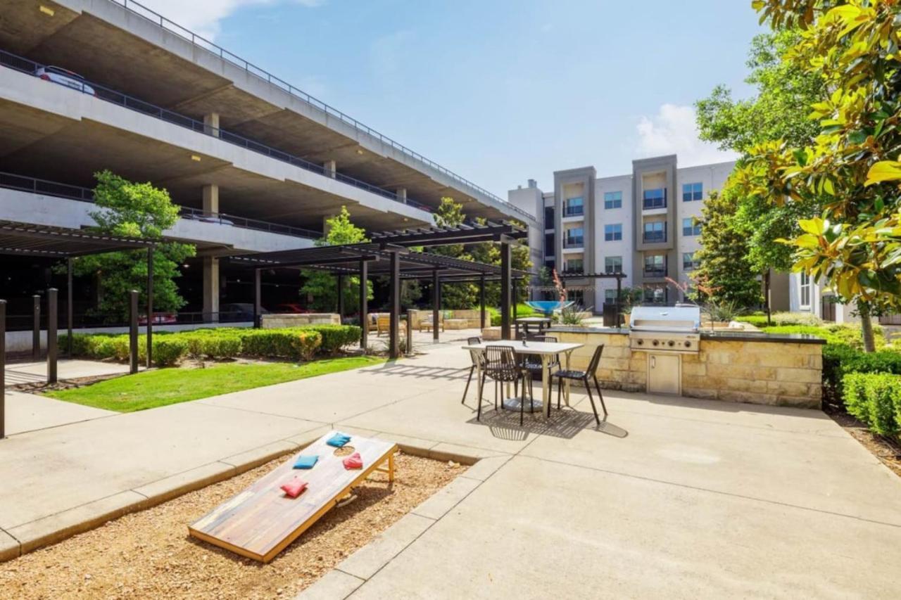 2br I Pool I Gym I Free Parking I Workspace Dallas