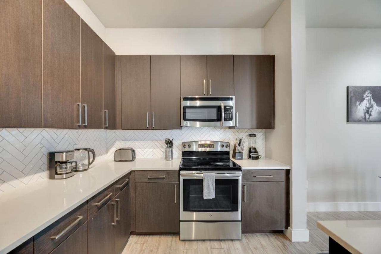 Apartment 2br I Pool I Gym I Free Parking I Workspace