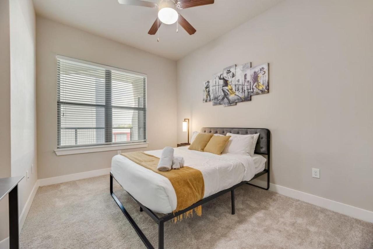 Apartment 2br I Pool I Gym I Free Parking I Workspace *
