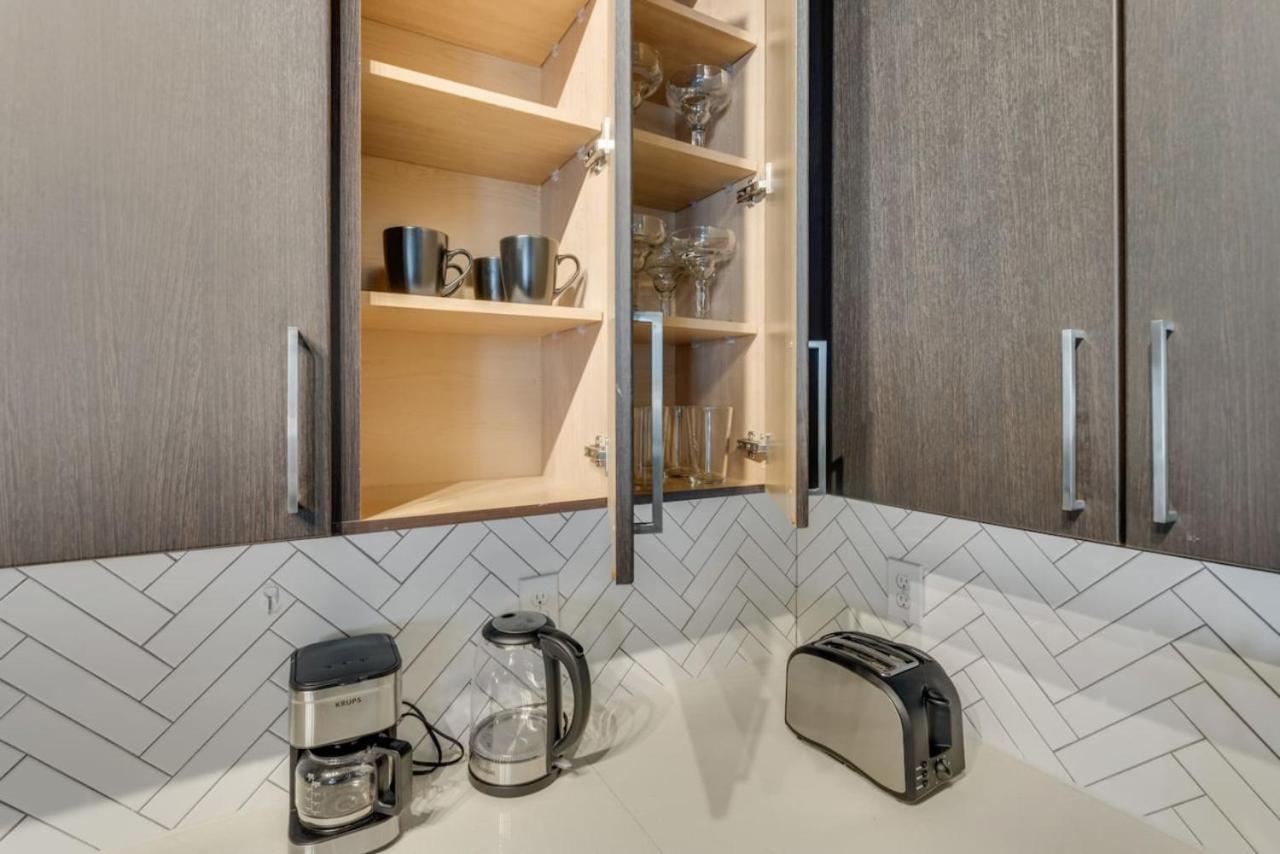 Apartment 2br I Pool I Gym I Free Parking I Workspace Dallas
